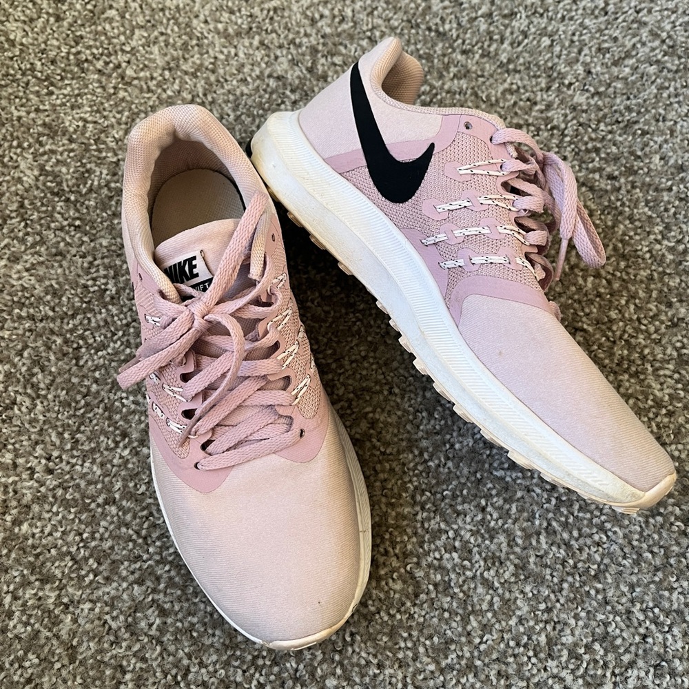 Lavender Nike Sneakers - Size 8